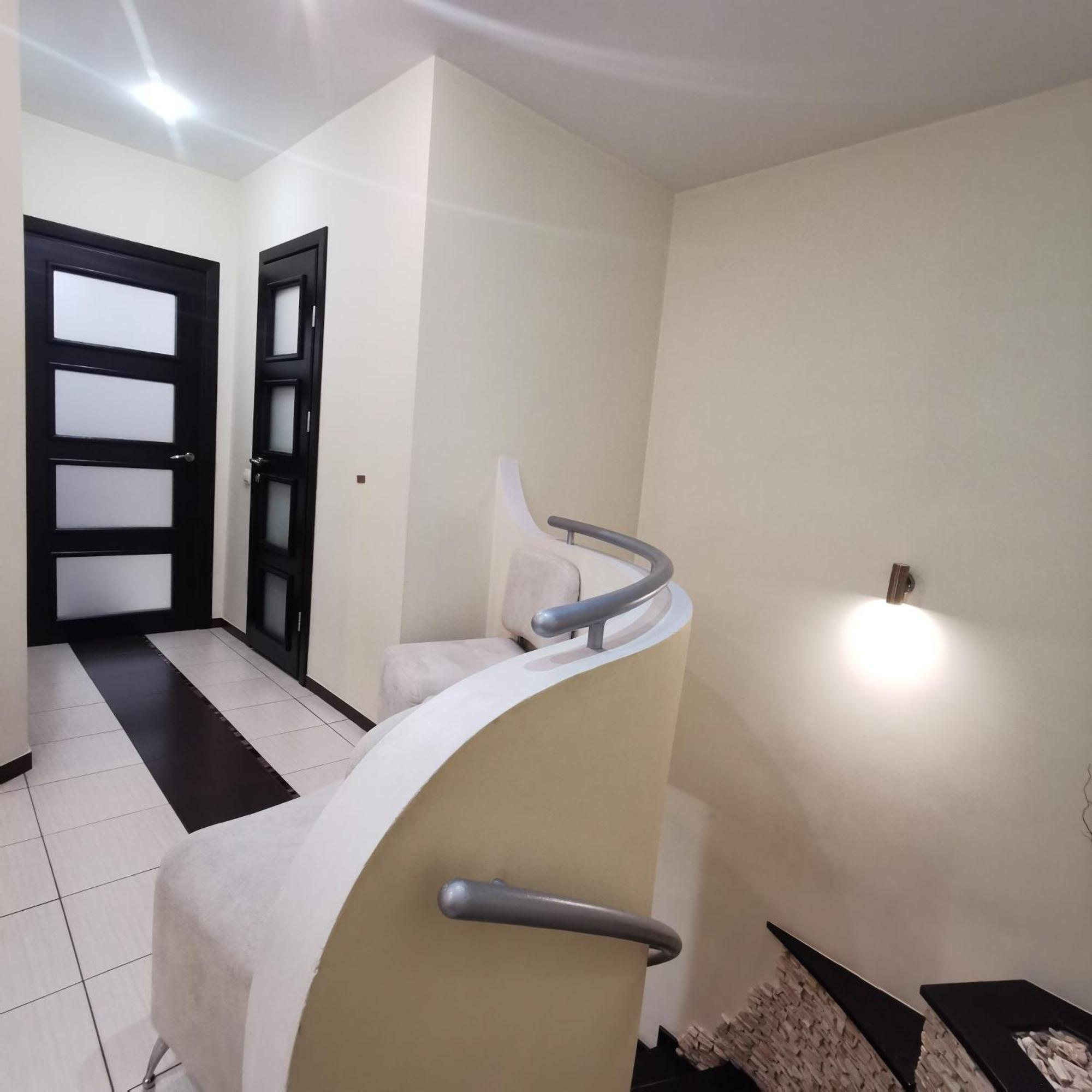 Big Apartment In Rivne Center Exterior foto