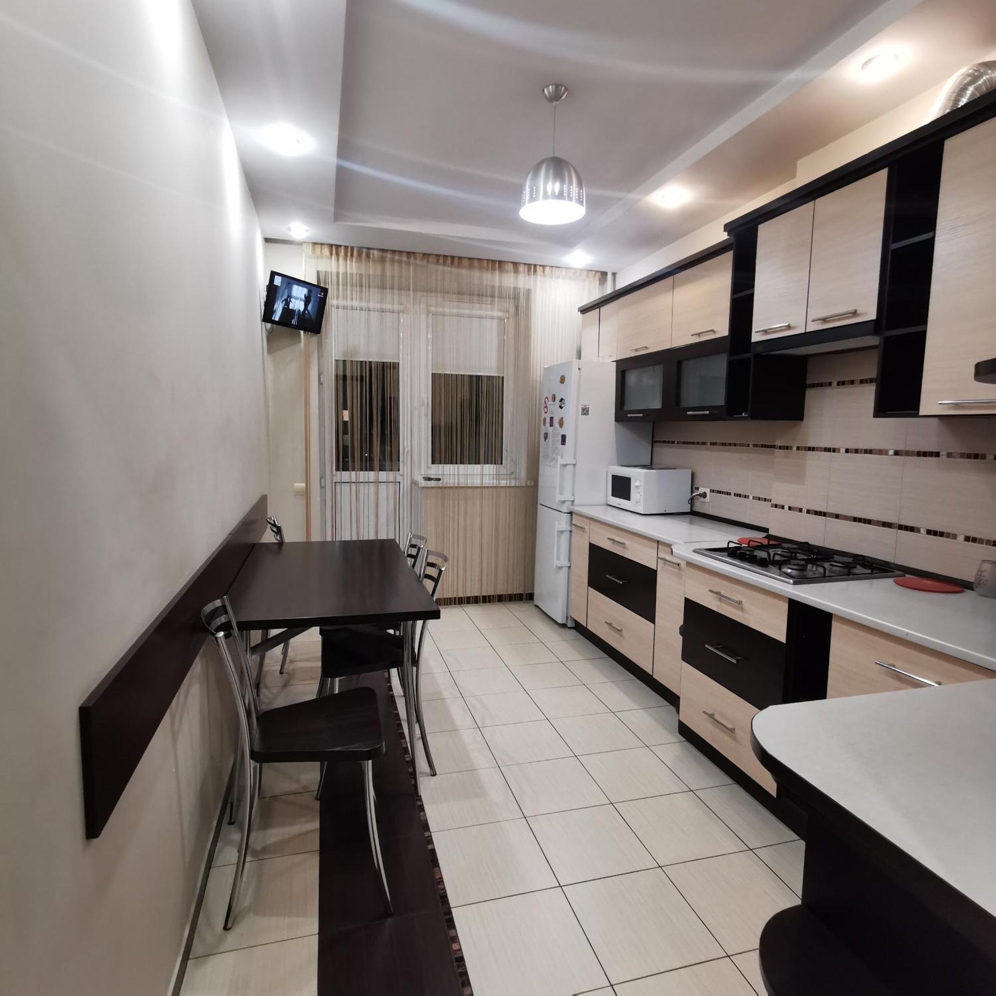 Big Apartment In Rivne Center Exterior foto