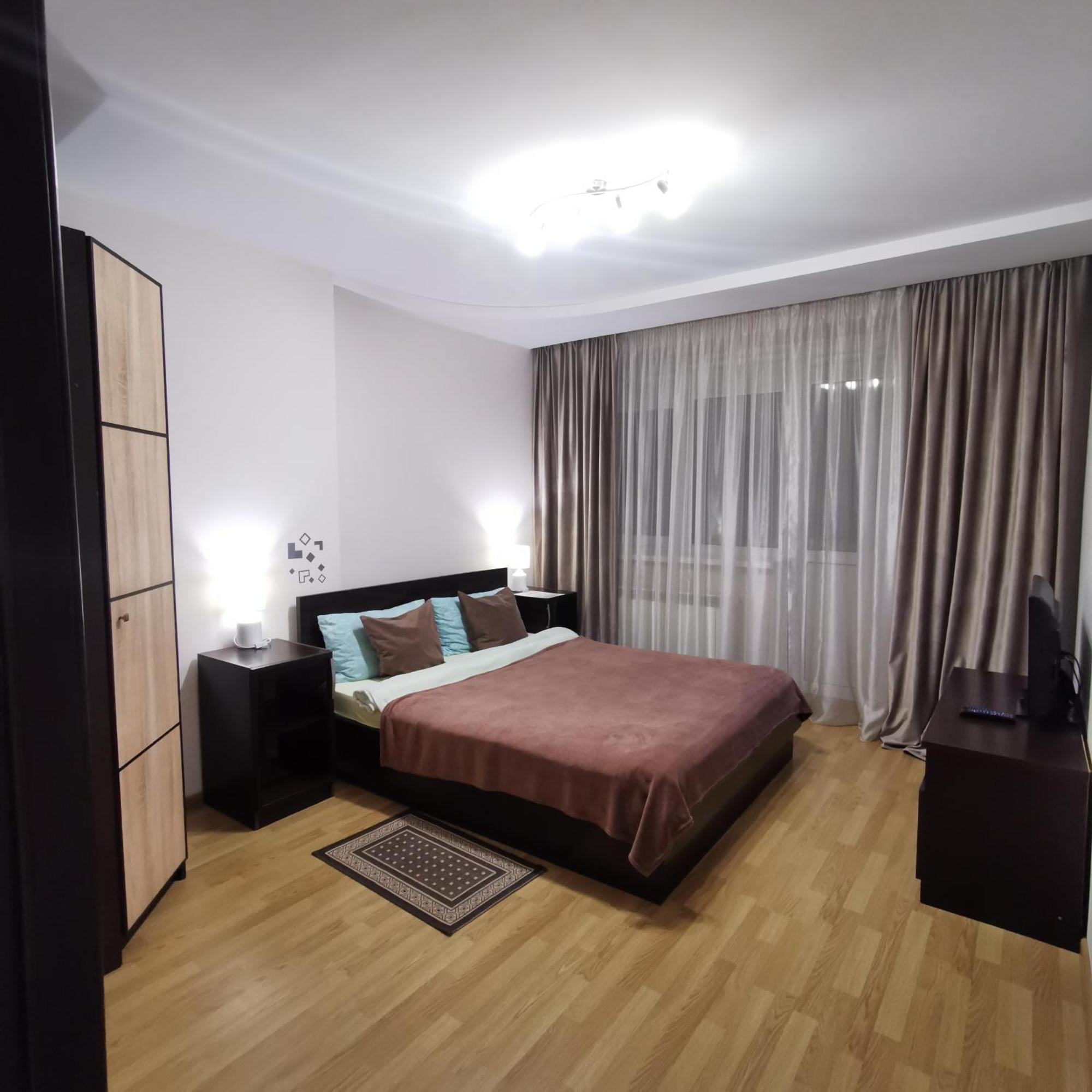 Big Apartment In Rivne Center Exterior foto