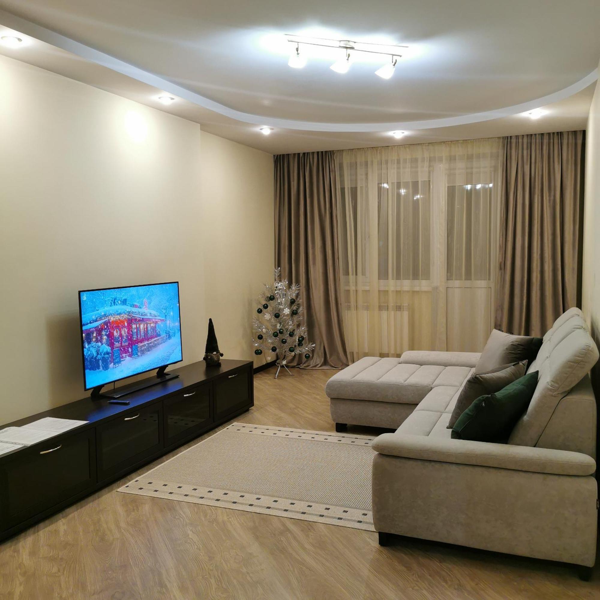 Big Apartment In Rivne Center Exterior foto